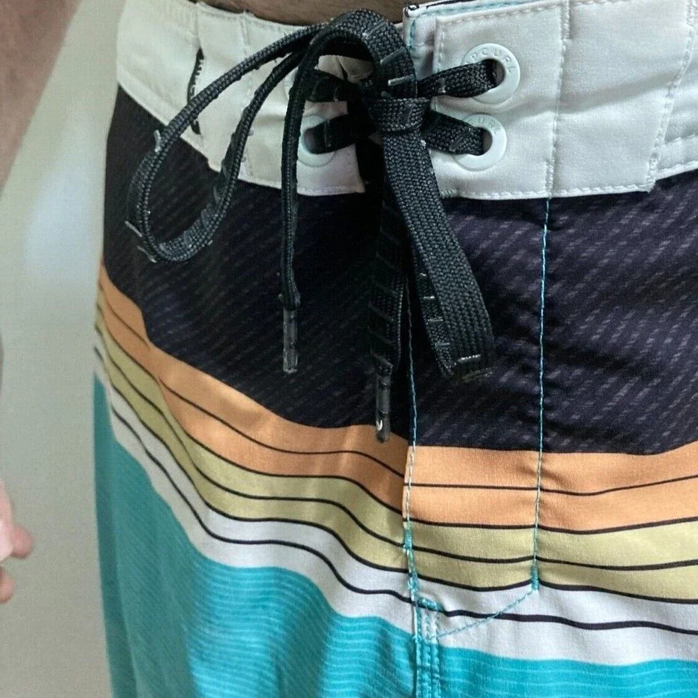 RIP CURL Standard Mirage Setters Boardshorts Striped Shorts Trunks Mens Small